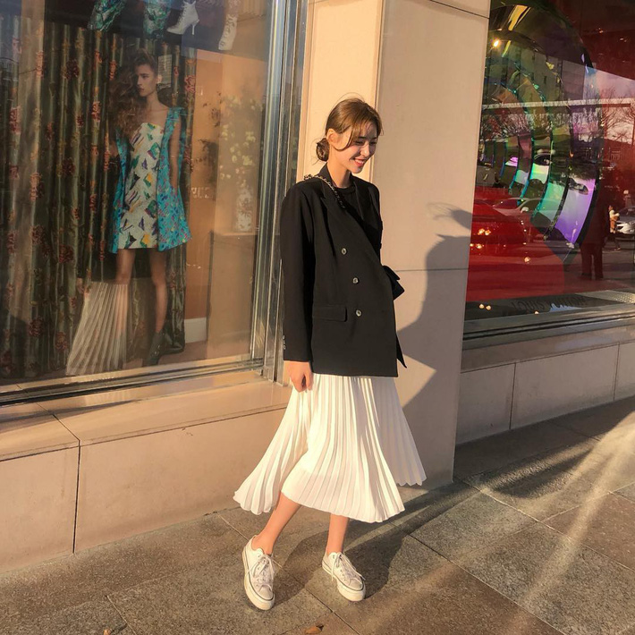 Lên đồ chuẩn như công sở Hàn với 15 gợi ý từ street style tuần này-4