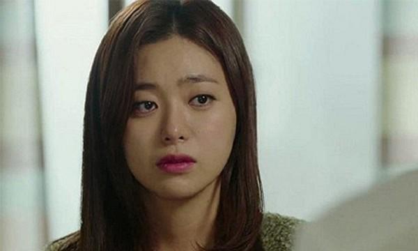 Chồng đột ngột thắt ống dẫn tinh, cuộc gặp vô tình trong viện hé lộ bí mật suốt 5 năm-2