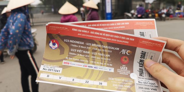 Chợ vé online kém sôi động trước trận bóng kinh điển Việt Nam - Thái Lan-3
