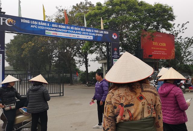 Chợ vé online kém sôi động trước trận bóng kinh điển Việt Nam - Thái Lan-2