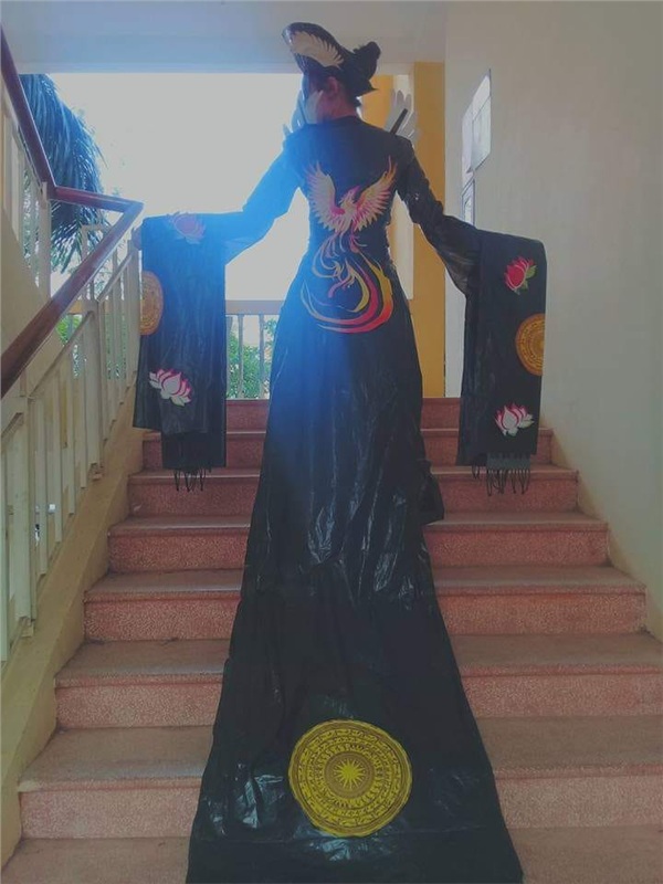 Sáng tạo như học sinh Việt: Váy tái chế từ rác thải mà ngỡ như váy trình diễn trong tuần lễ thời trang-3