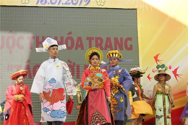 Sáng tạo như học sinh Việt: Váy tái chế từ rác thải mà ngỡ như váy trình diễn trong tuần lễ thời trang-5