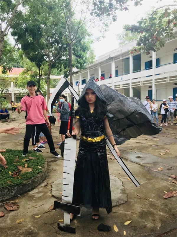 Sáng tạo như học sinh Việt: Váy tái chế từ rác thải mà ngỡ như váy trình diễn trong tuần lễ thời trang-11