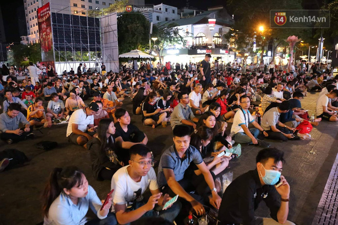 Không thể tin nổi: Thái Lan bị thủng lưới 4 lần, CĐV Việt Nam ăn mừng không kịp thở!-22