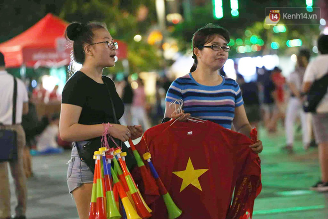 Không thể tin nổi: Thái Lan bị thủng lưới 4 lần, CĐV Việt Nam ăn mừng không kịp thở!-33