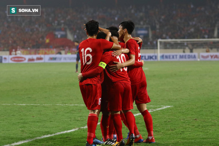 Dìm Thái Lan trong nỗi ám ảnh, Việt Nam thắng kỷ lục để oai hùng vào VCK châu Á-2