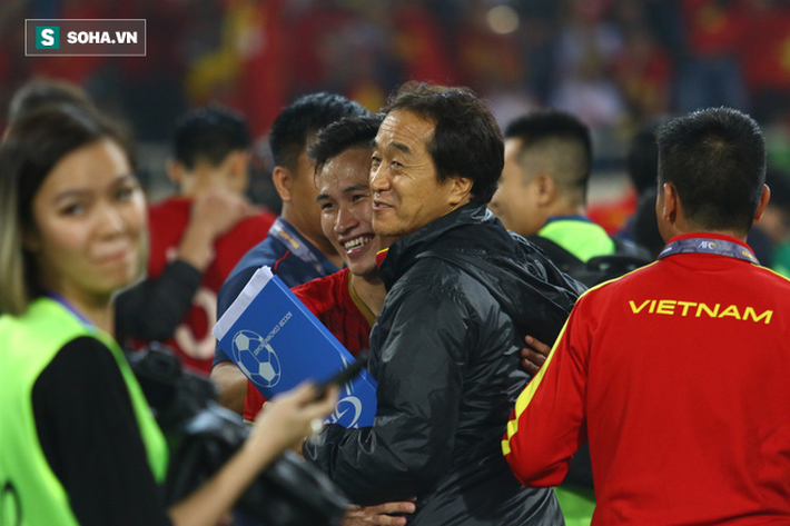 Những khoảnh khắc đầy xúc động trong ngày Việt Nam bước qua Thái Lan, lên đỉnh Đông Nam Á-6