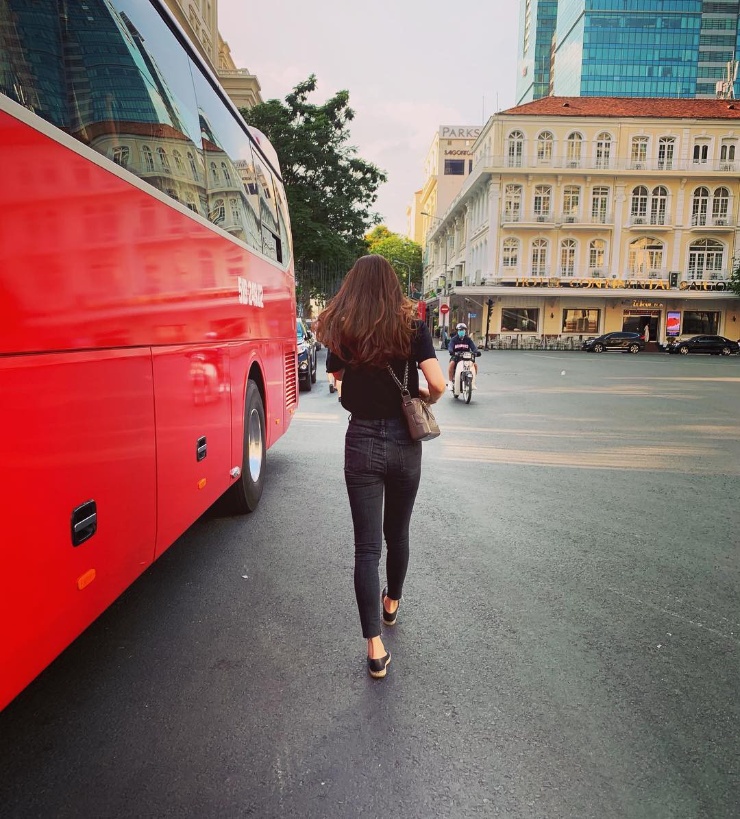 Đàm Thu Trang thường diện quanh 3 combo đơn giản này, nhưng vẻ thanh lịch và thời thượng của cô thì khó ai có thể phủ nhận-10