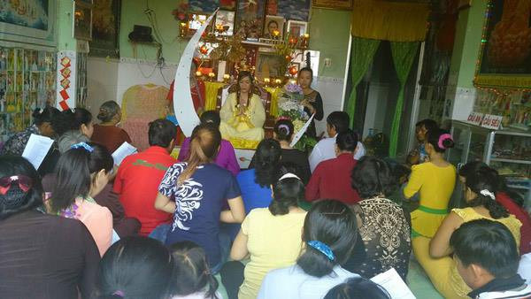 Có bệnh tìm... thầy pháp: Kiểu chữa bệnh hoang đường khiến nhiều người tiền mất tật mang!-3