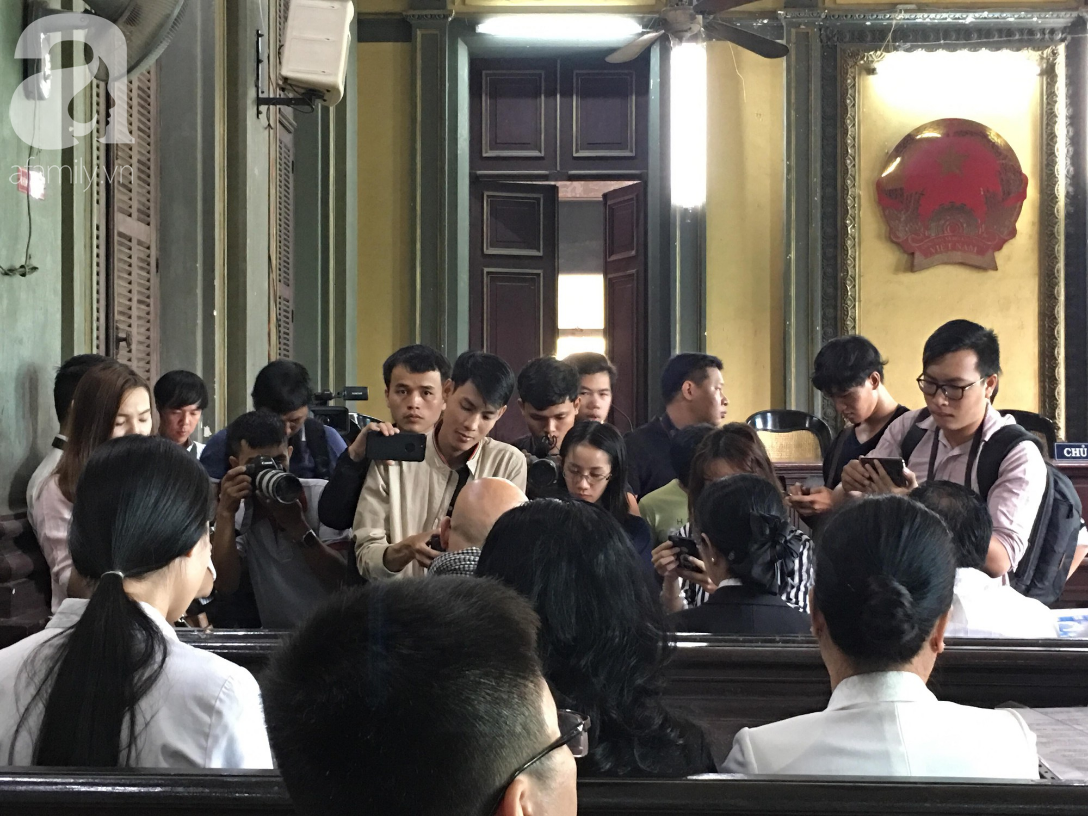 Xét xử vụ ly hôn nghìn tỷ: Bà Thảo hỏi ngược ông Vũ có chuyển tiền cho bà không mà đòi chia 2.102 tỷ đồng?-11