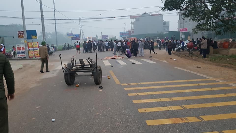 Ô tô khách tông kinh hoàng vào đoàn xe đưa tang, 7 người chết, nhiều người bị thương nặng-3