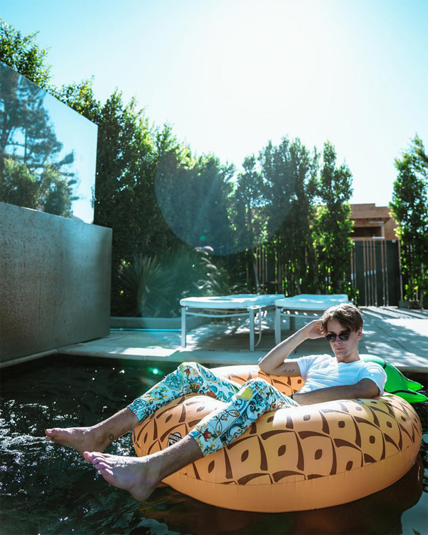 Rich kid Australia 15 tuổi mới biết bố mình là tỷ phú, cuộc sống ngập trong siêu xe, du thuyền và biệt thự-6