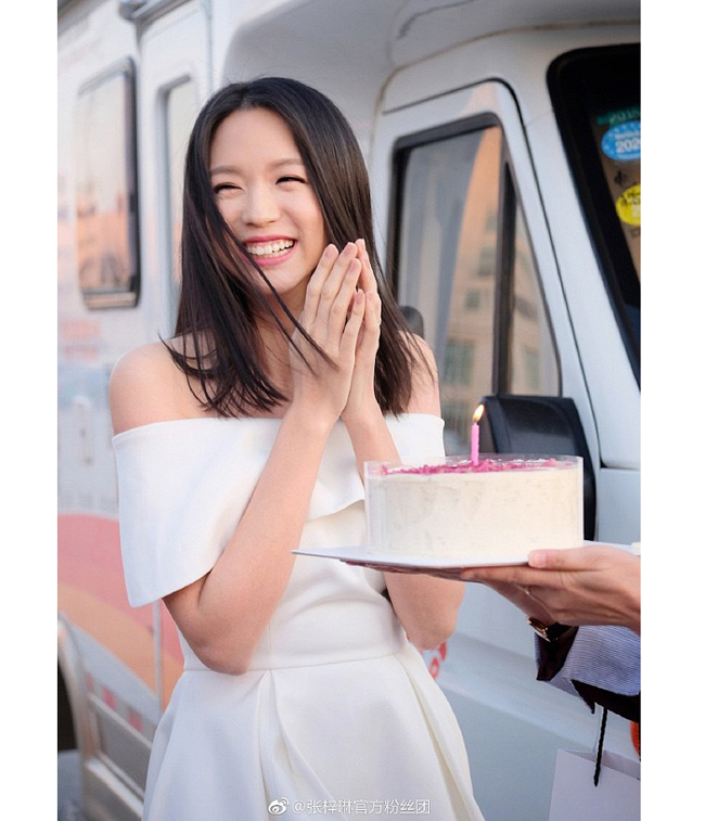 Hoa hậu đẹp có 1 không 2 ở Trung Quốc: Mây thua nước tóc, tuyết nhường màu da-10