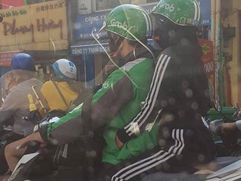 Người mẫu sexy khoe eo thon bên bãi biển, nhưng 20 triệu khán giả lại thích ông chú bụng bia vô tình vào hình hơn-2