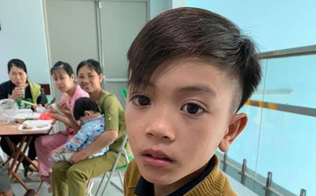 Bố cậu bé đạp xe hơn 100 km xuống Hà Nội: Tôi vẫn chưa hết bàng hoàng!-1