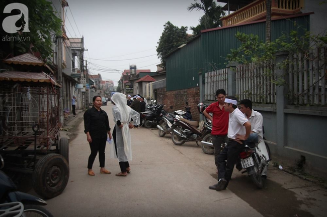 Tang thương bao trùm ngôi làng có đoàn viếng bị xe khách đâm: Cháu tôi đến chết vẫn khổ quá!-5