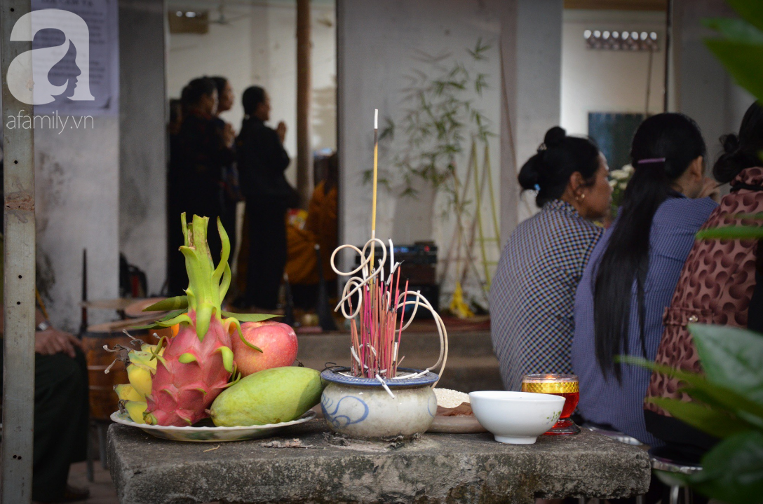 Ám ảnh vụ ô tô khách đâm đoàn người đưa tang, mẹ già mất con trai gào khóc: Nếu về gặp nó, tôi sẽ chết theo-3