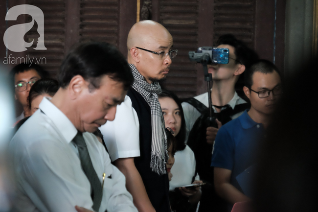 Đủ mọi cung bậc cảm xúc của ông Vũ, bà Thảo trong phiên tòa ly hôn nghìn tỷ-14