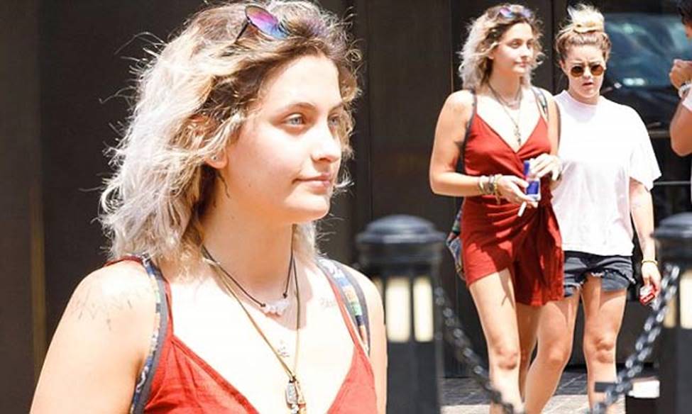 Con gái đẹp lạ của Michael Jackson chỉ mặc thả vòng 1, từ đường phố tới thảm đỏ-9