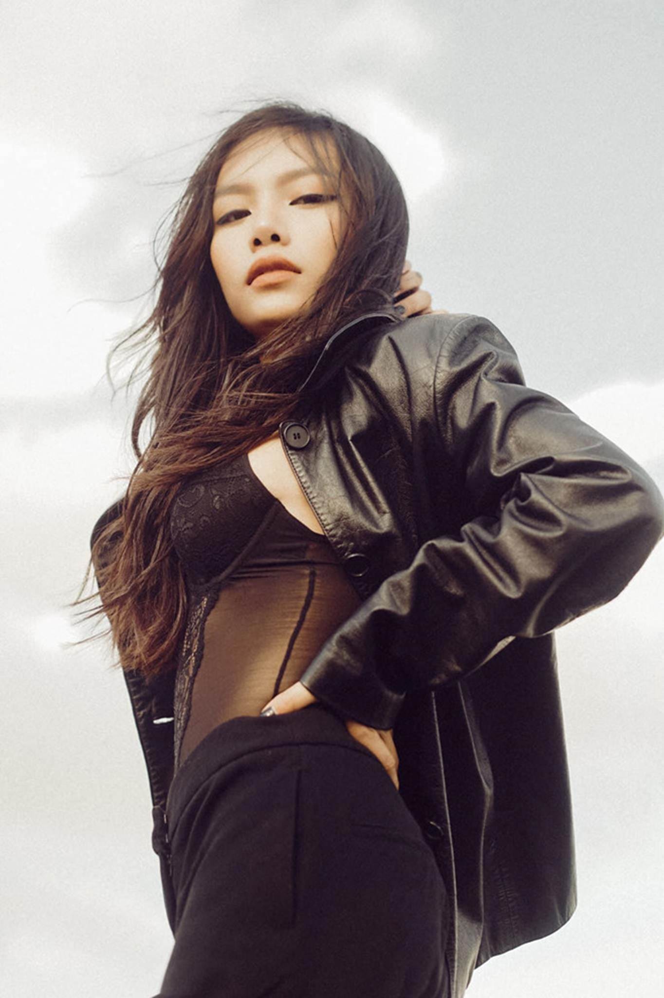 Quán quân nhỏ tuổi nhất Giọng hát Việt nóng bỏng với bikini-8