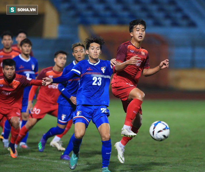 Tiết lộ cái tên khiến 3 thủ môn U23 Việt Nam lo lắng mỗi khi đối mặt trong các buổi tập-3