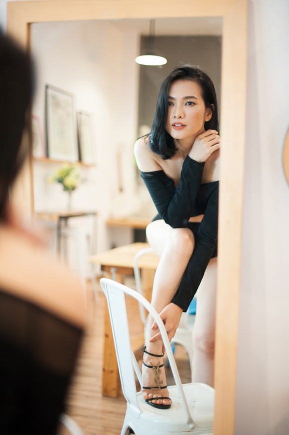 Anh Thư lại gây thương nhớ khi khoe vòng một lấp ló-3