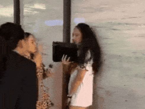 Cô gái bị đánh ghen, lột đồ ở Hà Nội: Do cạnh tranh bán hàng online?-1