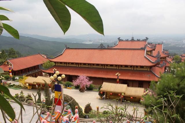 Chùa Ba Vàng hiện ra sao sau tâm bão thỉnh vong?-13