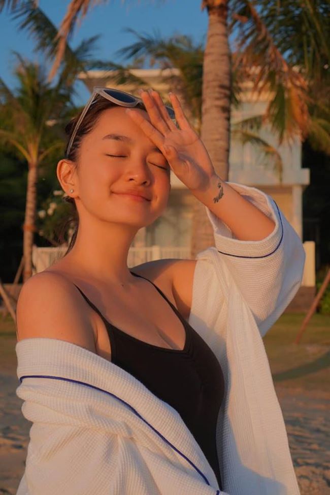 2 cô gái tuổi đôi mươi có nét đẹp lai, gợi cảm mê hồn, được showbiz Việt săn đón-2