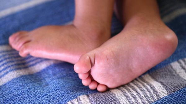 Chuyện lạ: Người phụ nữ 2 lần sinh con trong một tháng-1