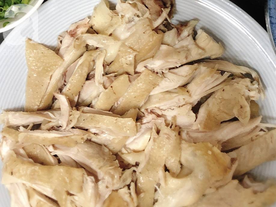 Tôi làm phở trộn mang đi làm ăn trưa, cả văn phòng xúm vào ăn ké hết tô phở to trong 1 nốt nhạc-1