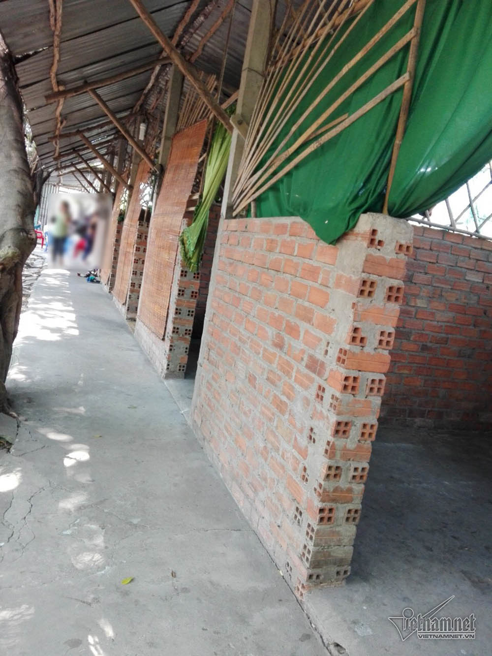 Nghẹn lòng mát-xa miền Tây: Mẹ cùng con gái vào phòng với khách-2