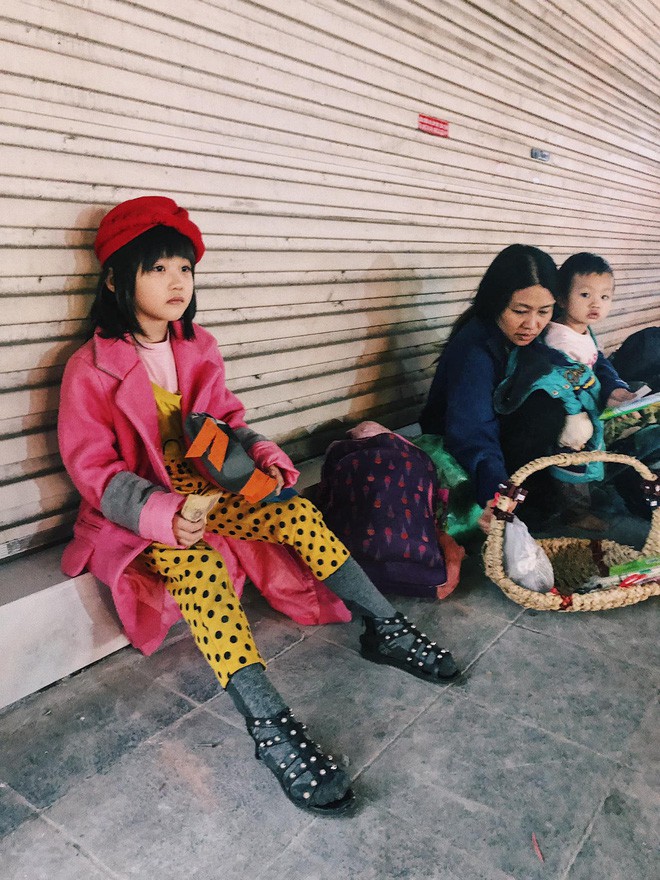 Gặp bé gái 6 tuổi phối quần áo cũ cực chất ở Hà Nội: Nhút nhát, đáng yêu và uớc mơ làm người mẫu-1