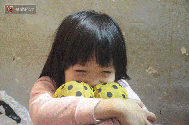 Gặp bé gái 6 tuổi phối quần áo cũ cực chất ở Hà Nội: Nhút nhát, đáng yêu và uớc mơ làm người mẫu-2