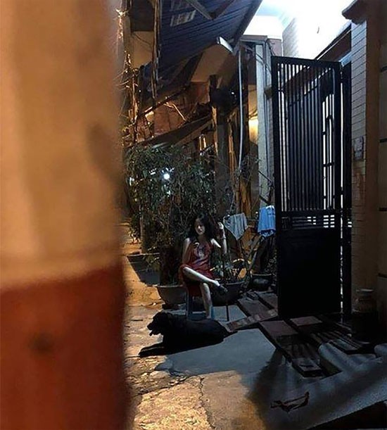 Hẹn 9h mà nửa đêm mới về, chồng đang run rẩy thấy sư tử canh cửa được dân mạng hiến ngay loạt kế hay-1