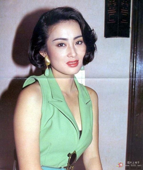 Người đàn ông dù phản bội vẫn tát Triệu Vy, 10 năm chỉ nhớ người đã khuất giờ ra sao?-6