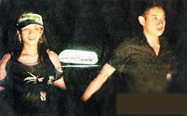 Người đàn ông dù phản bội vẫn tát Triệu Vy, 10 năm chỉ nhớ người đã khuất giờ ra sao?-11