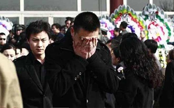 Người đàn ông dù phản bội vẫn tát Triệu Vy, 10 năm chỉ nhớ người đã khuất giờ ra sao?-16