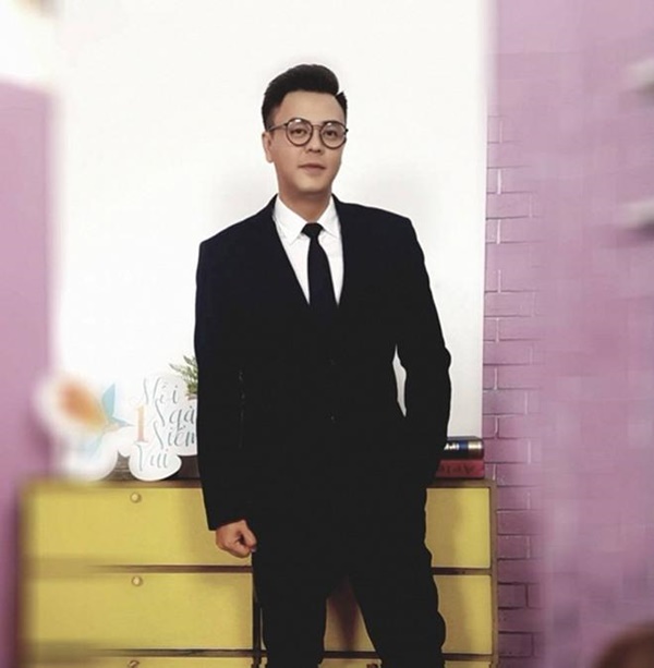 Bất ngờ với diện mạo của MC Tuấn Tú sau 5 năm ở ẩn, trở lại VTV-8