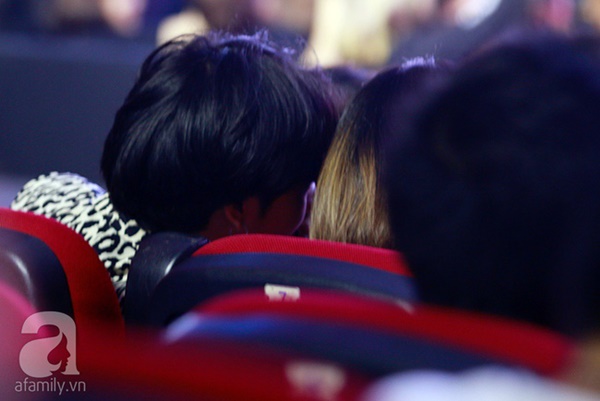 Tình cũ Cường Đô la - Hạ Vi lần đầu lộ ảnh hẹn hò cùng bạn trai giấu mặt sau tin đồn đã sinh con-7