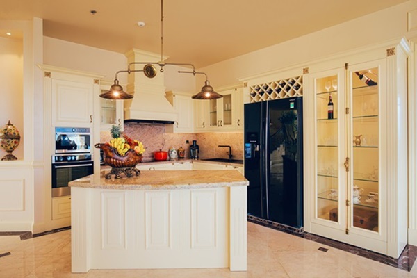 Hạnh phúc trong mơ của Hoa hậu giàu có nhất Việt Nam sau khi ly hôn người chồng tù tội-25