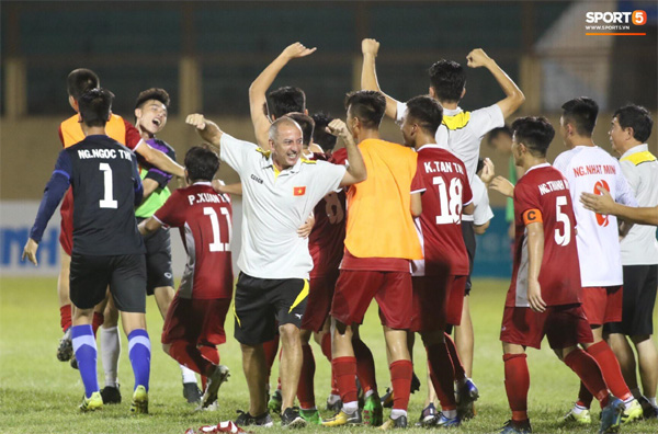 Bùng nổ khoảnh khắc U19 Việt Nam tiếp bước đàn anh, đánh bại người Thái tại giải U19 Quốc tế-8