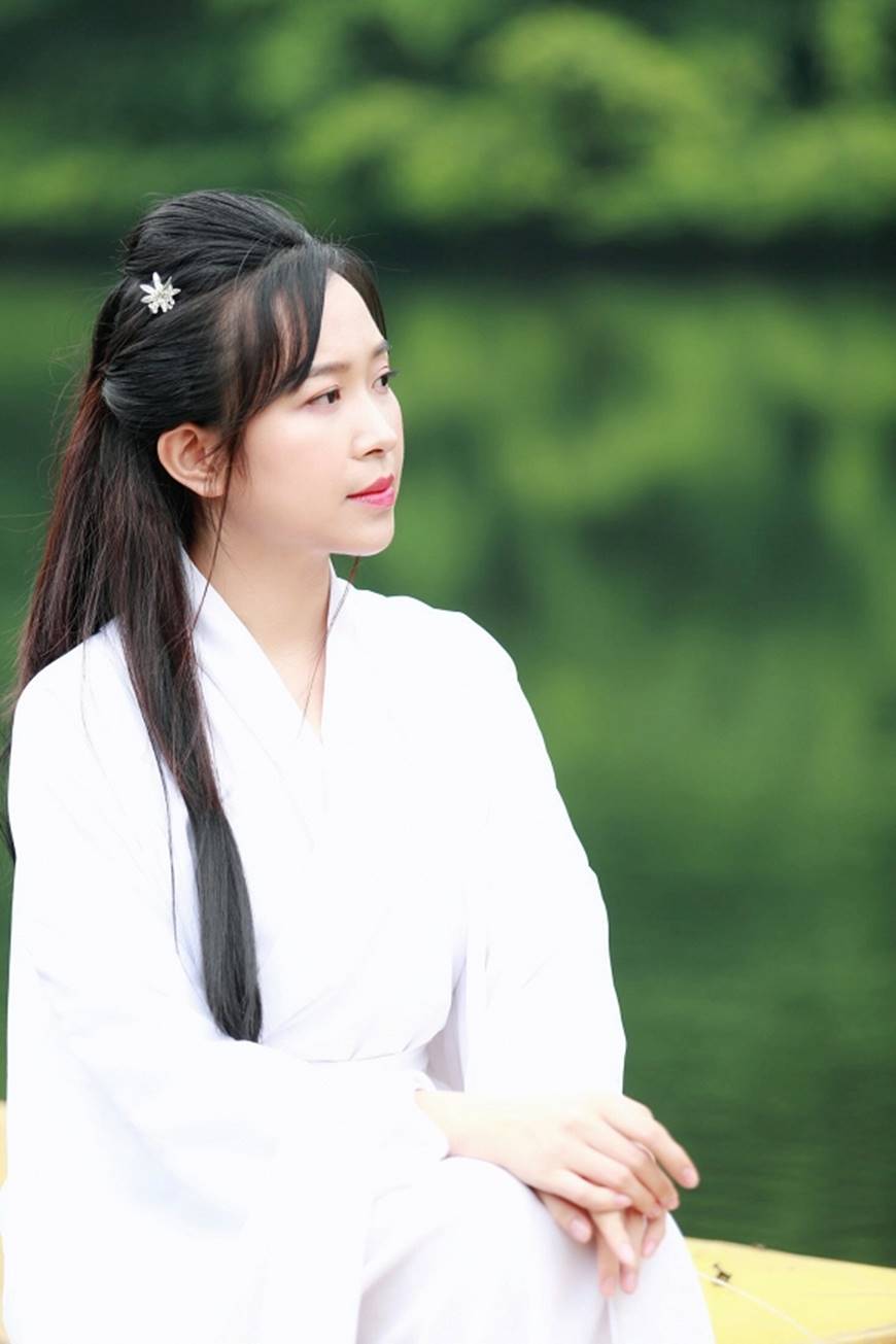 Lan Những cô gái trong thành phố tung ảnh xinh đẹp như Tiểu Long Nữ trong phim cổ trang-8