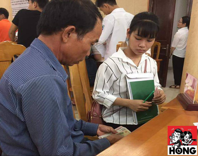 Lặng người trước clip người mẹ khắc khổ đổi từng đồng tiền lẻ để đóng học cho con-1