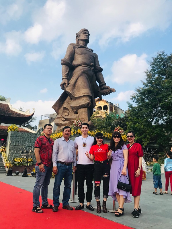 Hé lộ cuộc sống hôn nhân của Trương Nam Thành và bà xã đại gia hơn 15 tuổi, nhiều bất ngờ không như mọi người nghĩ-7