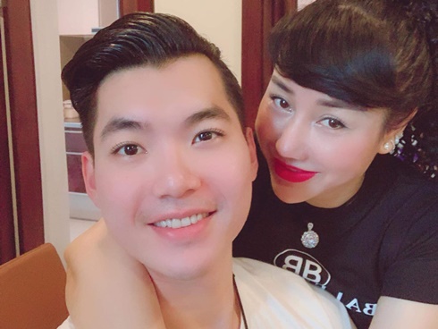 Vợ doanh nhân hơn 15 tuổi sinh đôi con trai cho Trương Nam Thành-3