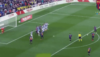 CĐV trầm trồ với pha đá phạt hàng rào panenka của Messi-1