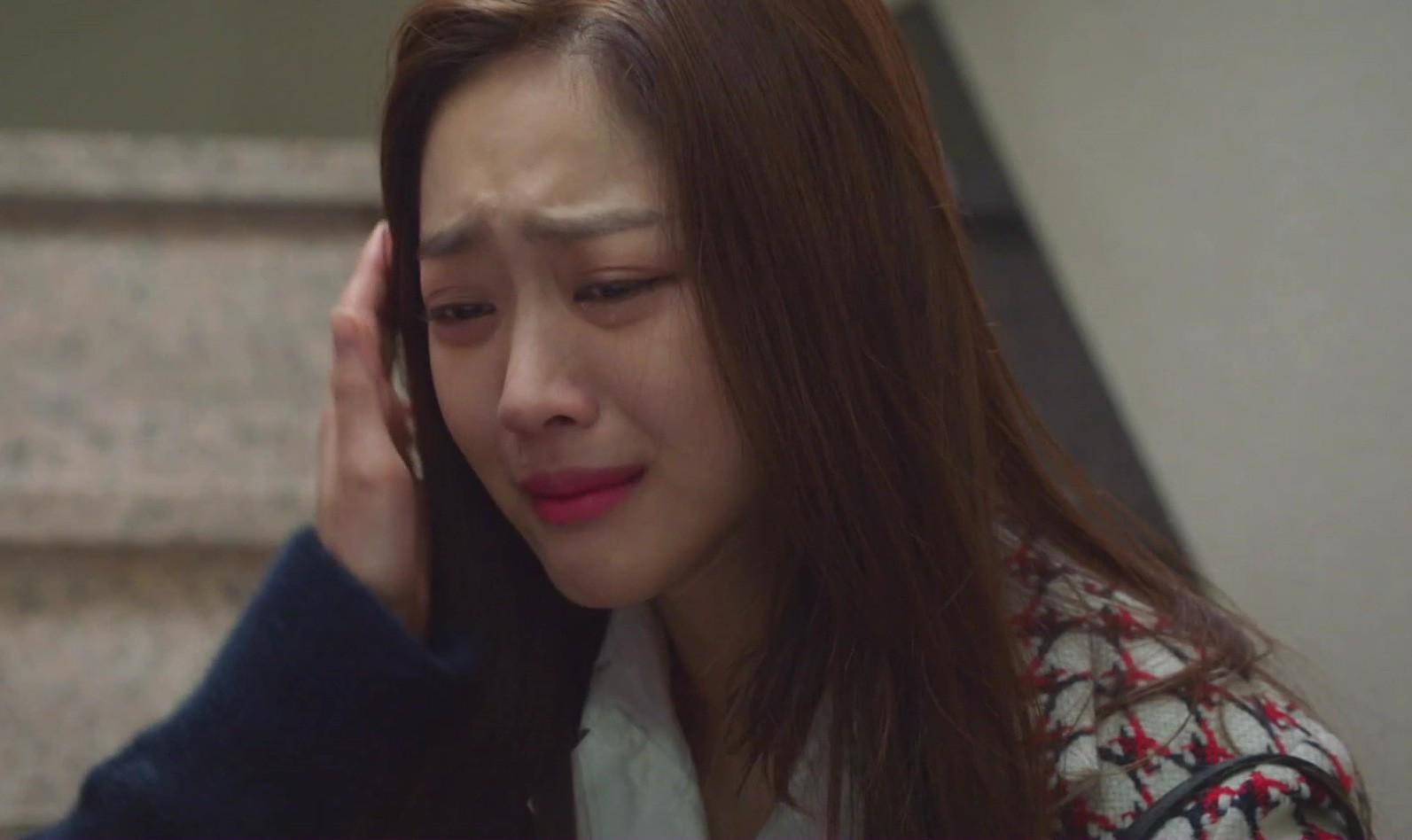 Đi lễ chùa cùng chồng, nín lặng khi thấy anh lẩm nhẩm khấn vái tên 2 người...-3