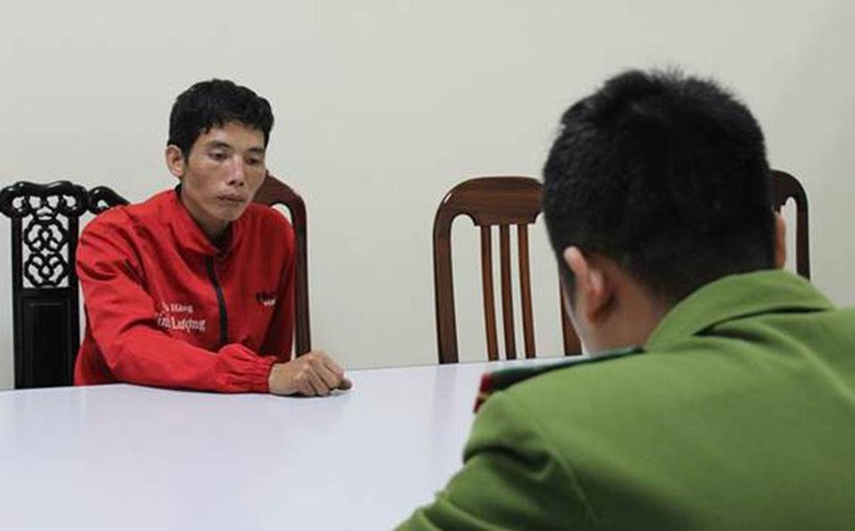 Đối tượng mang vẻ mặt ủ dột, hốc hác trong đám tang nữ sinh giao gà là ai?-1