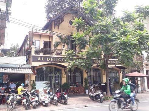 Hà Nội: Nam nhân viên nhà hàng sang trọng nghi sờ ngực và hành hung nữ đồng nghiệp